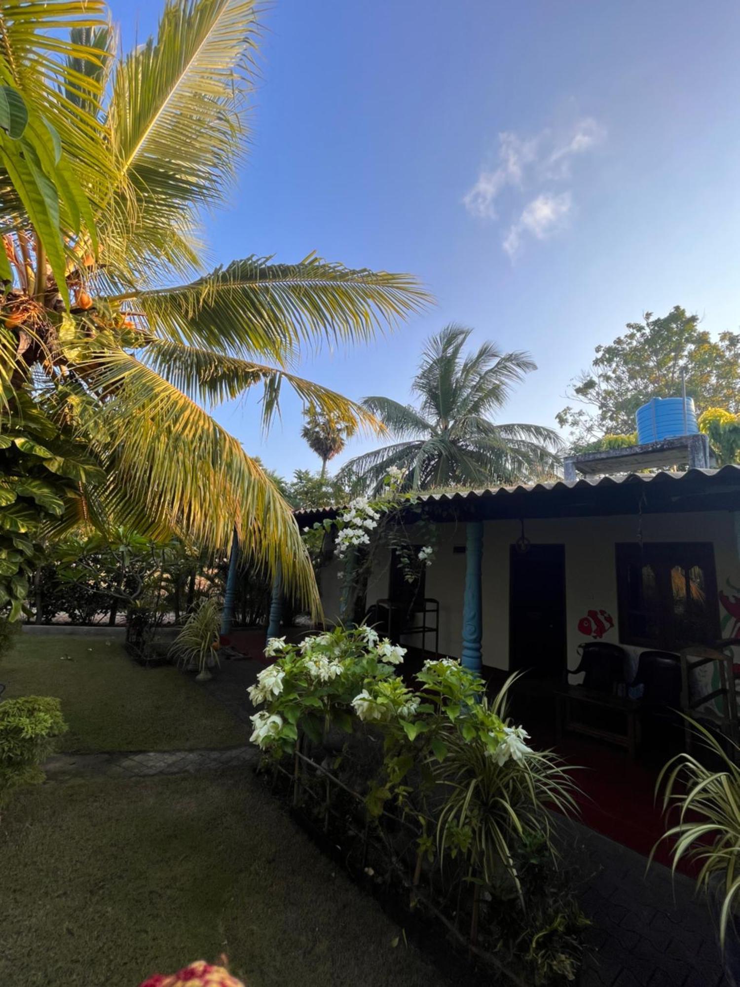 Lobster Inn Trincomalee Ngoại thất bức ảnh