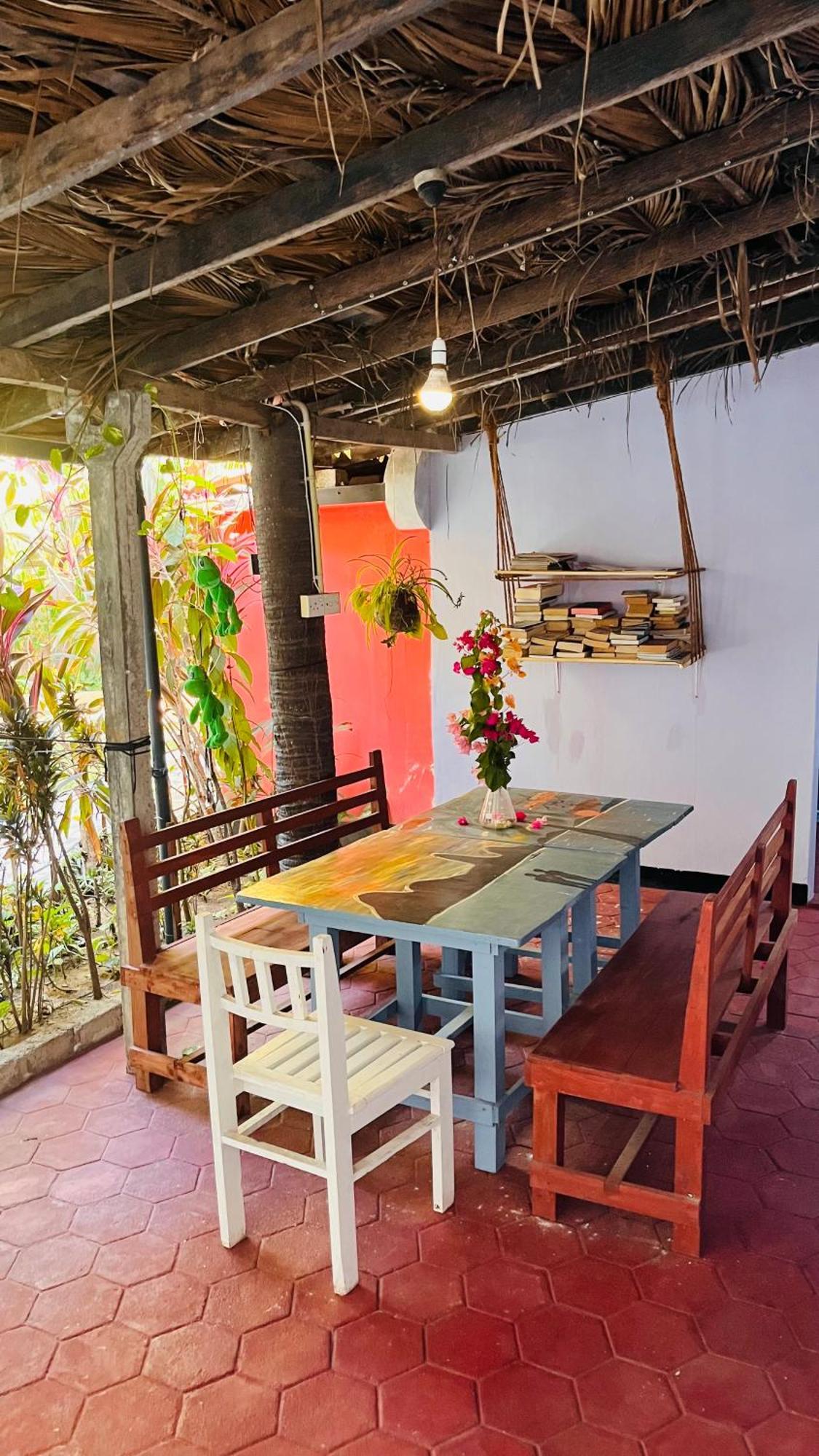 Lobster Inn Trincomalee Ngoại thất bức ảnh