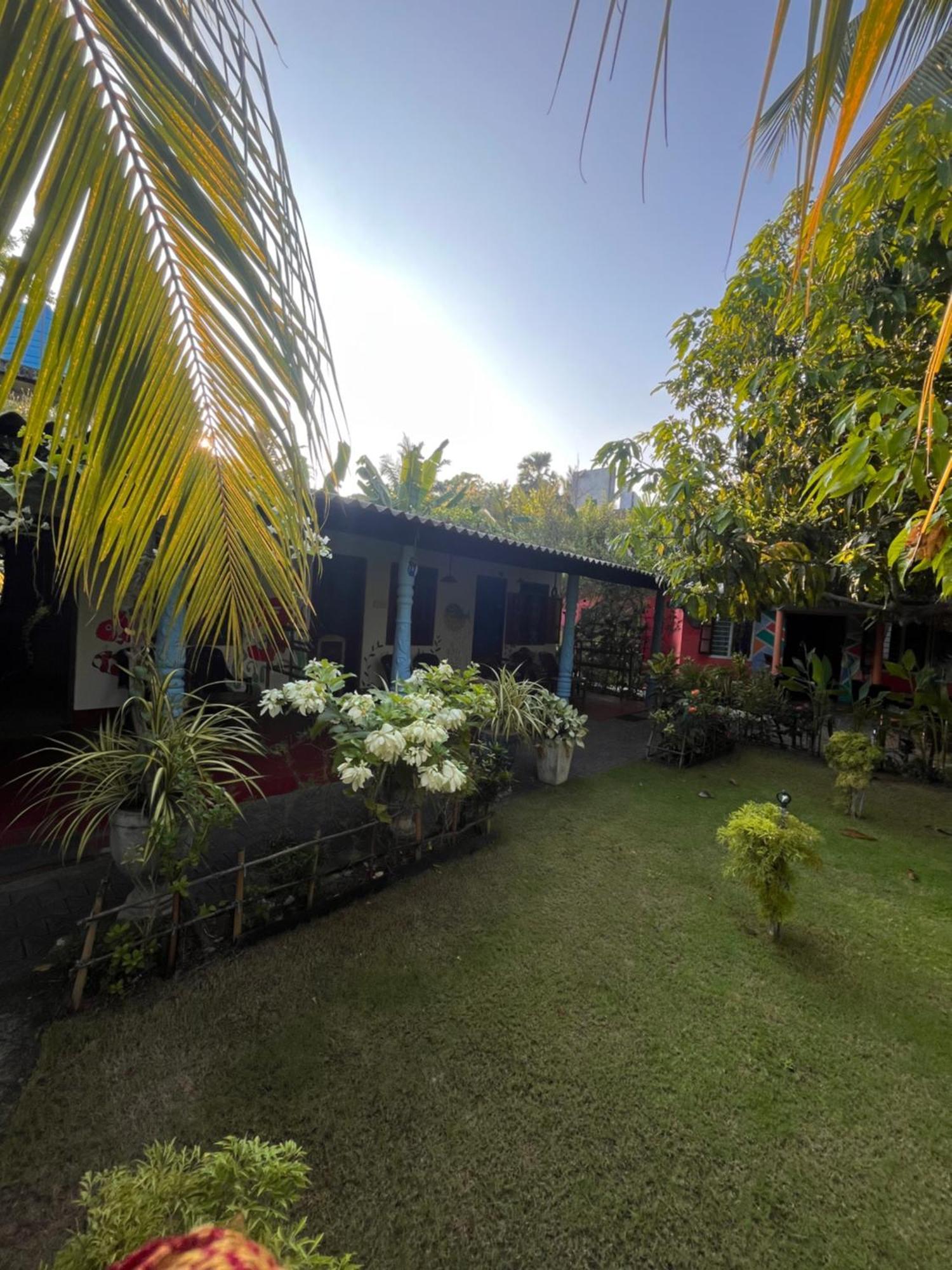 Lobster Inn Trincomalee Ngoại thất bức ảnh
