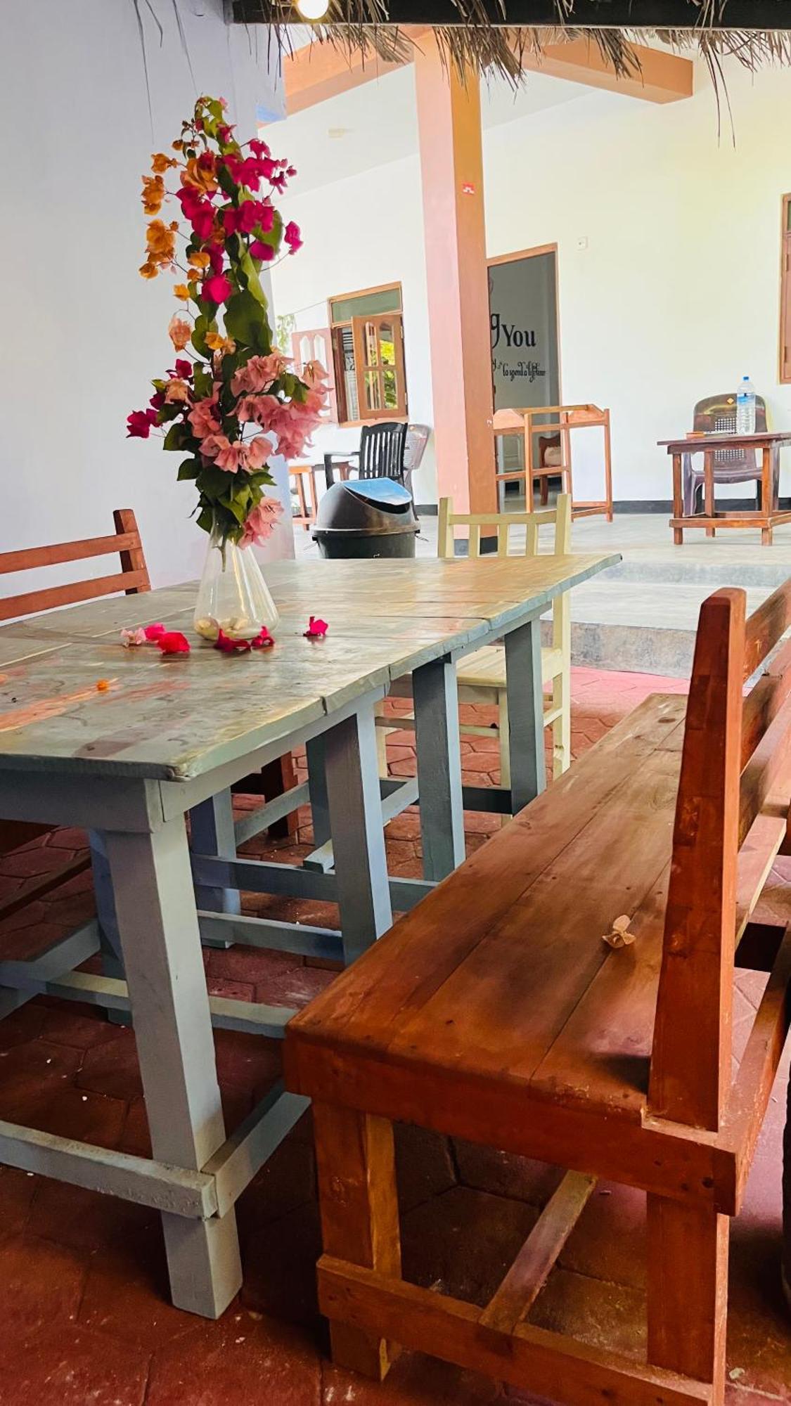 Lobster Inn Trincomalee Ngoại thất bức ảnh
