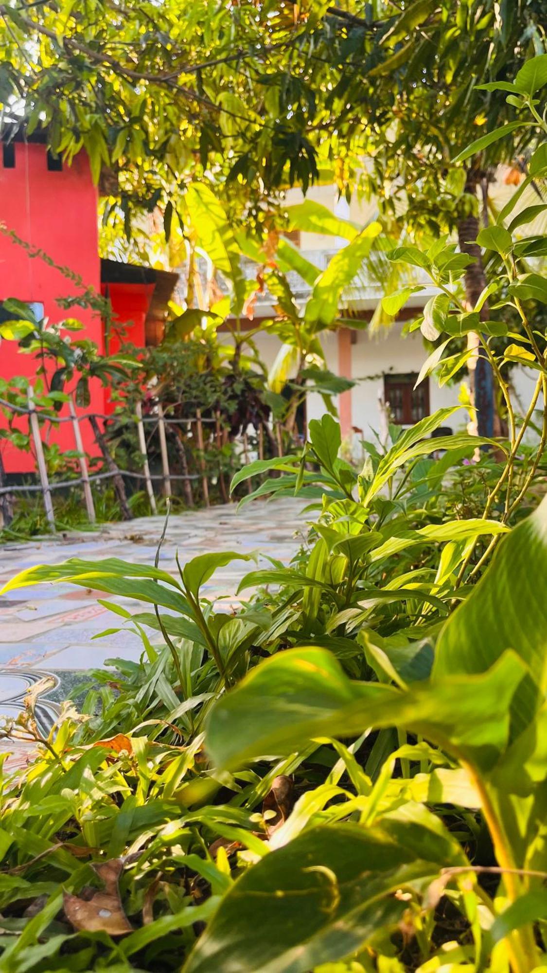Lobster Inn Trincomalee Ngoại thất bức ảnh