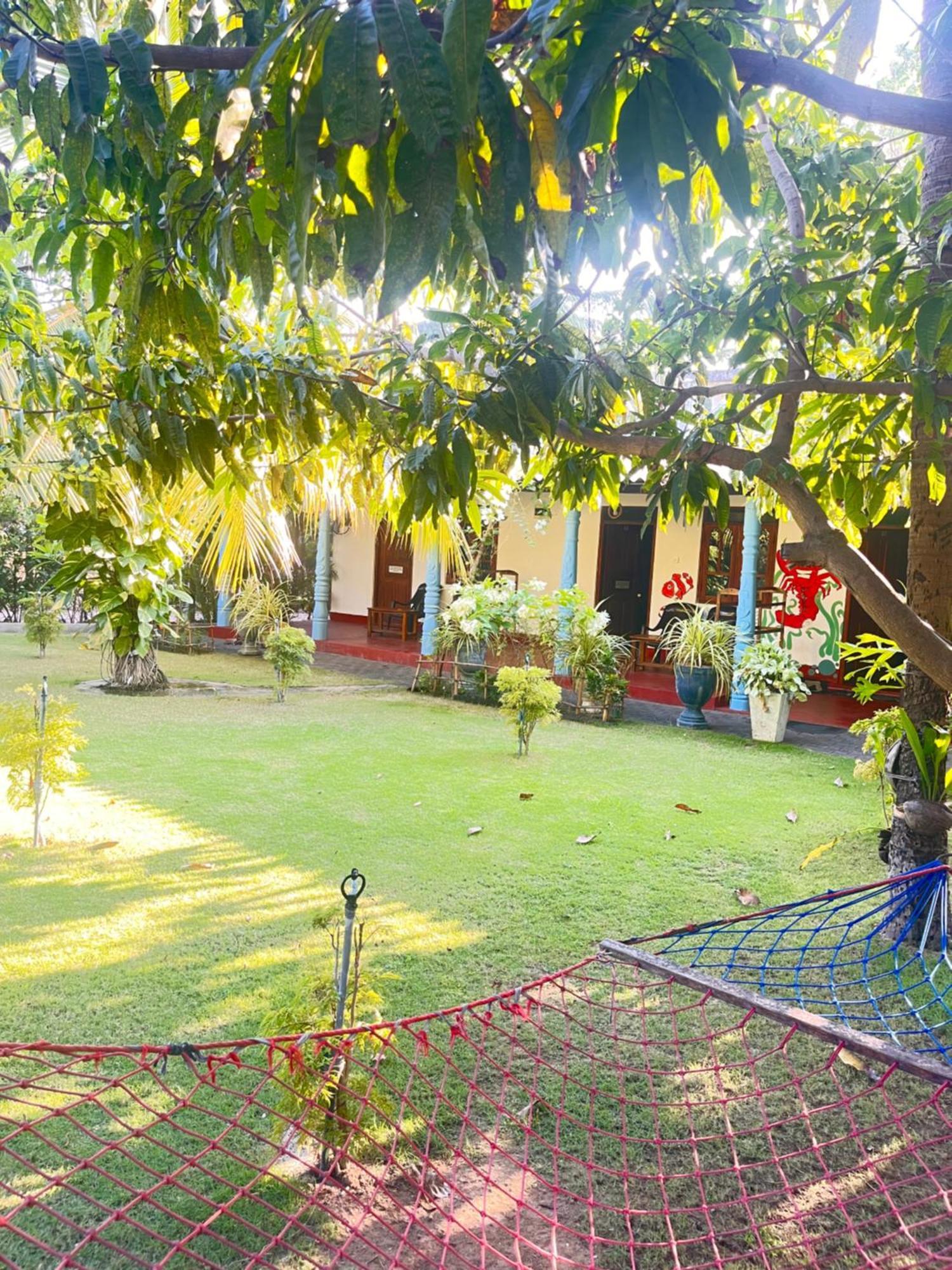 Lobster Inn Trincomalee Ngoại thất bức ảnh