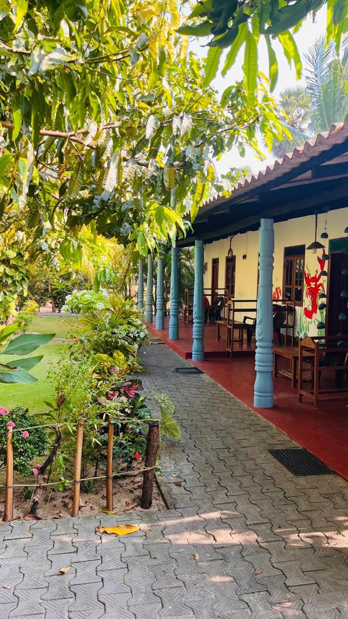 Lobster Inn Trincomalee Ngoại thất bức ảnh