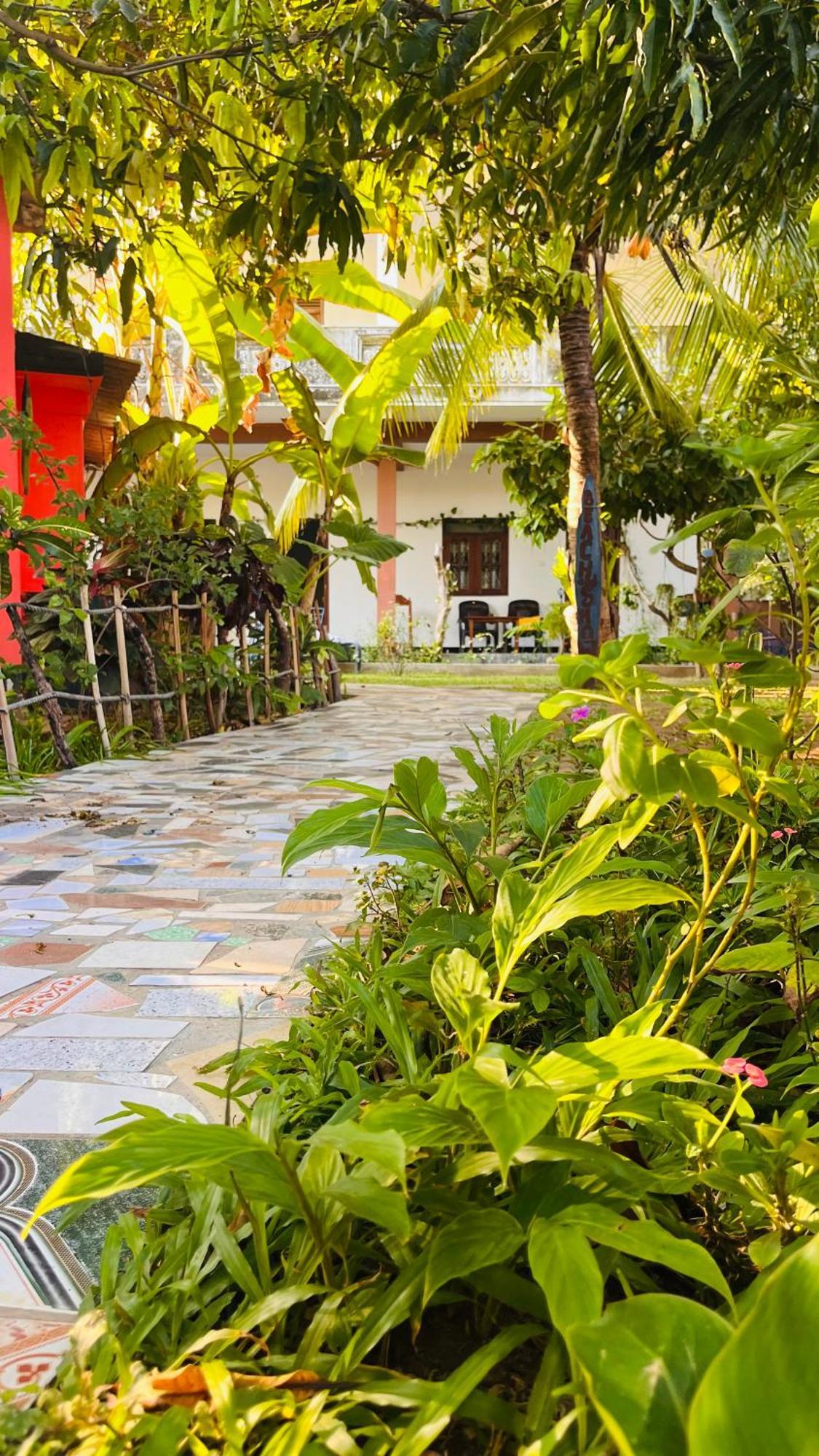 Lobster Inn Trincomalee Ngoại thất bức ảnh