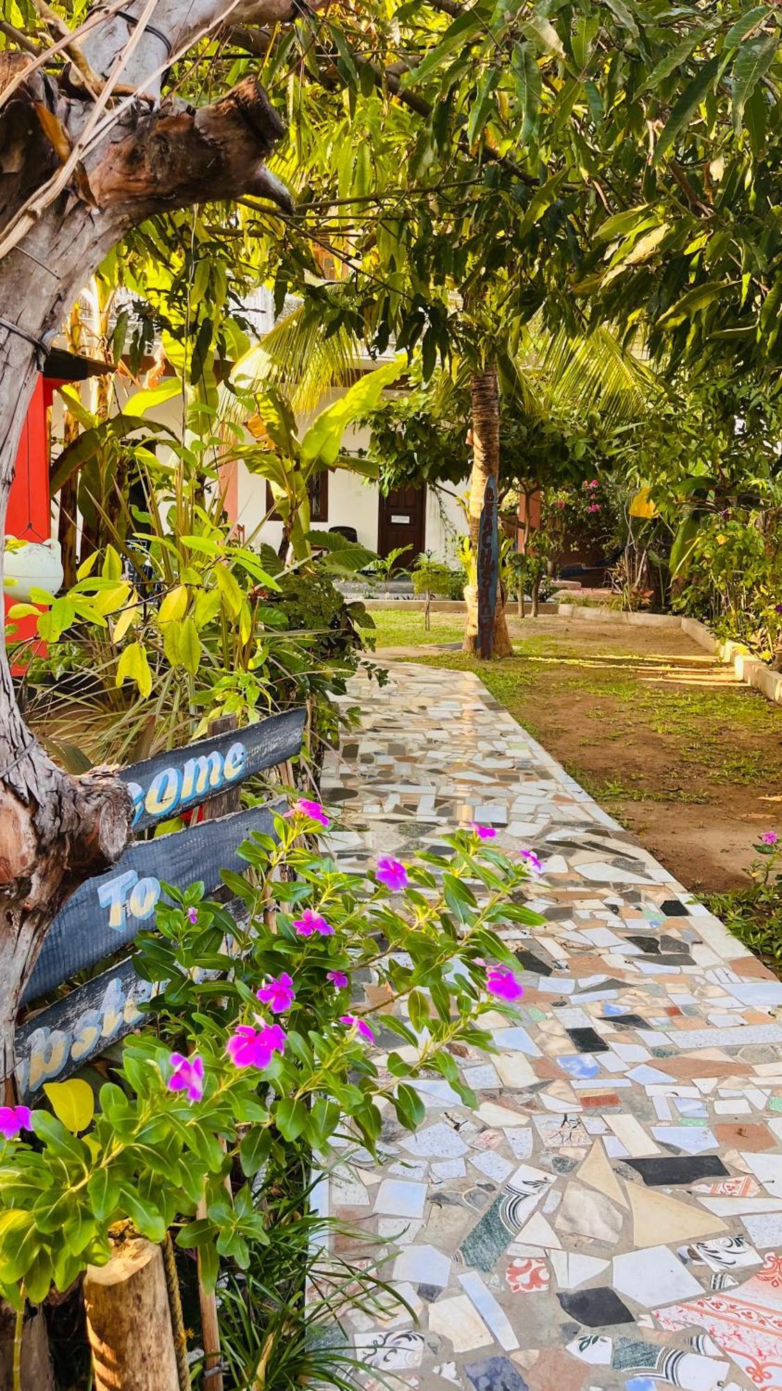 Lobster Inn Trincomalee Ngoại thất bức ảnh