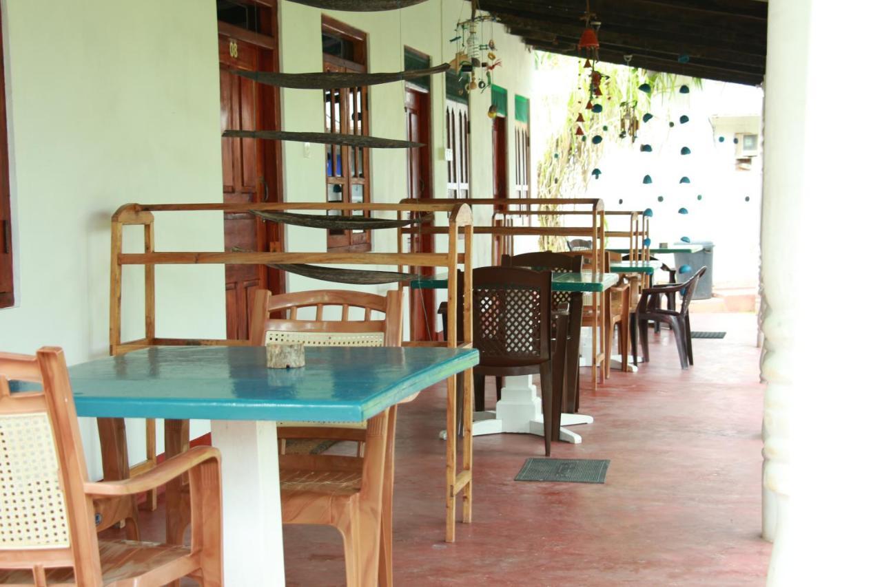 Lobster Inn Trincomalee Ngoại thất bức ảnh