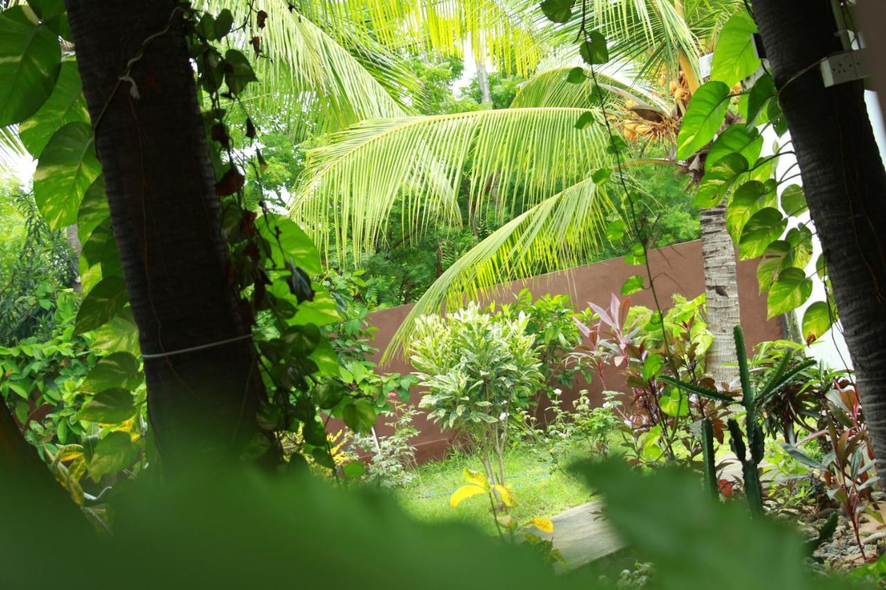 Lobster Inn Trincomalee Ngoại thất bức ảnh